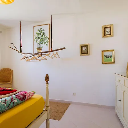 Casa Colorida Вила-ду-Биспо